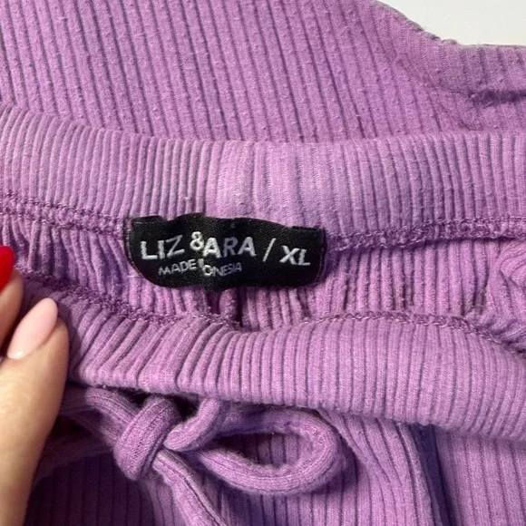 Liz & Sara Ribbed Knit short set - Picture 7 of 9